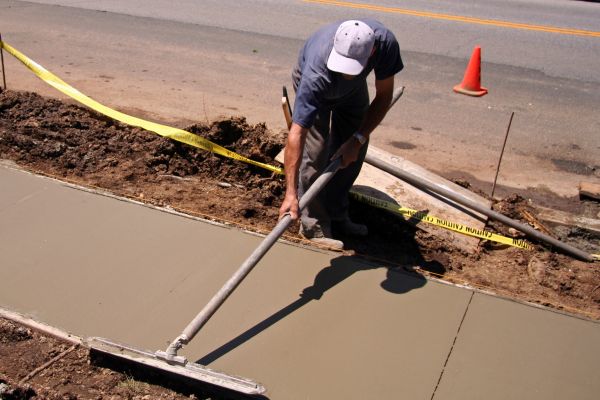 Sidewalk Building in Edmonds