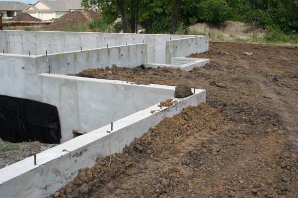 Foundation Wall Construction in Edmonds